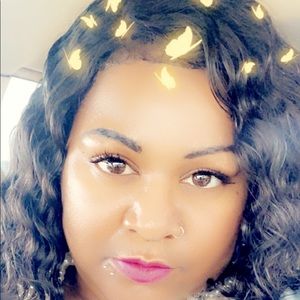 Meet your Posher, Latisha